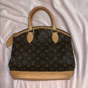 LOUIS VUITTON hand bag